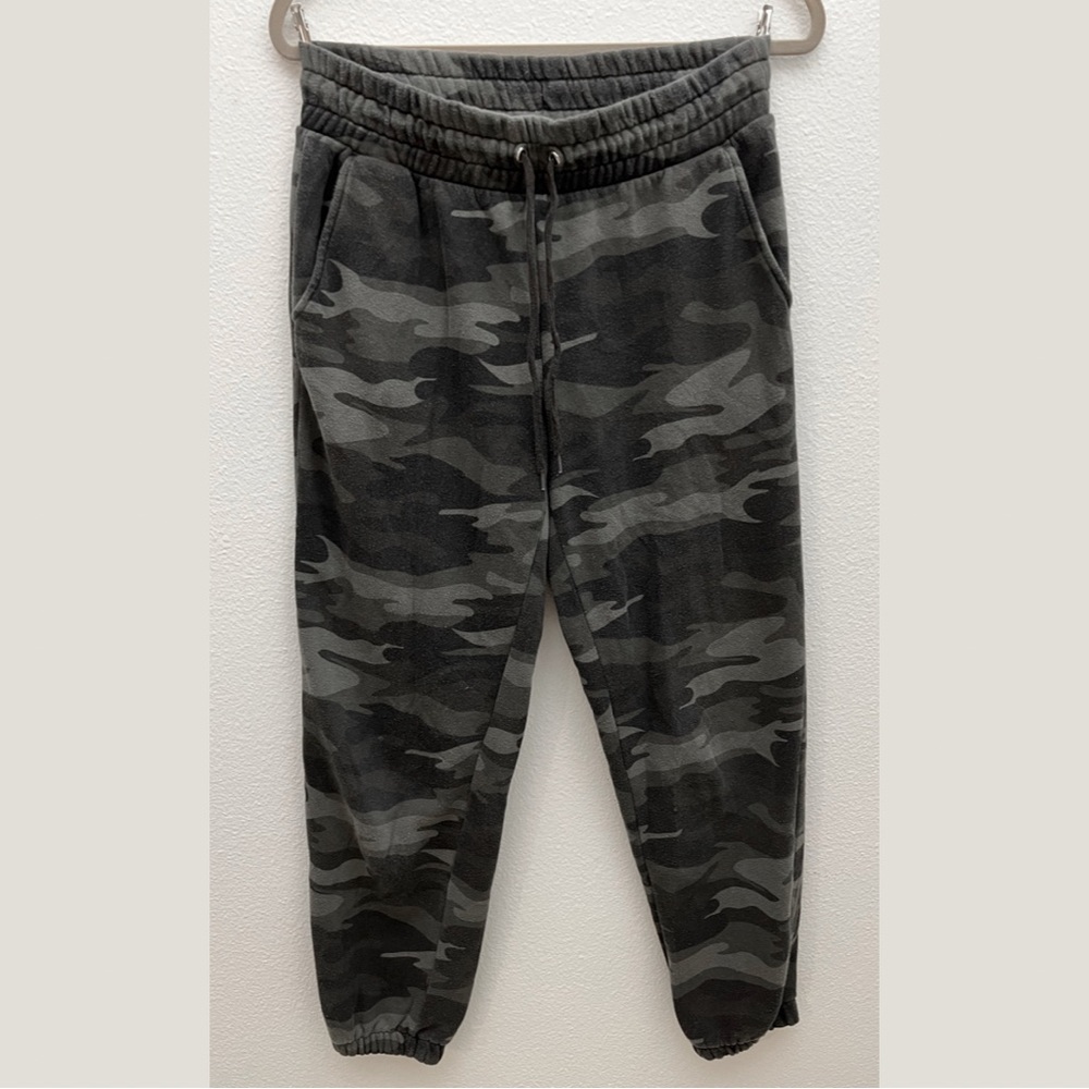 Wild Fable Camo Sweatpants | Small